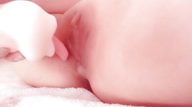 美女の舌でおまんこペロペロされたらヒクヒクッイクッフェラオナホでオーガズム