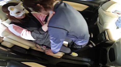 Married Woman Comes to Training with Husband, Plays with Remote Toys, and Has Nakadashi Car Sex