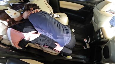 Married Woman Comes to Training with Husband, Plays with Remote Toys, and Has Nakadashi Car Sex