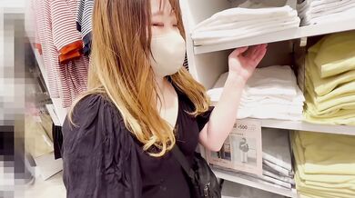 【初体験】おまんこにメンソレータム＆リモコンバイブでショッピングイキすぎて我慢できず試着室で中出しセックス日本人/素人/ハメ撮り/デート/むちむち/フェラ/看護師/中出し/カップル/japanes