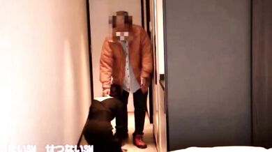 ご主人様の到着を待ちながら、股縄を湿らせてしまう自分に恥ずかしくなりました…今日、私はどんな風に躾けられるんだろう…淡い期待に胸の鼓動が早くなって、静かな部屋に響くようでした。