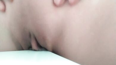 AV見てたら愛液トロトロになったのでテーブルでオナニー　After watching porn my wet pussy needed something hard
