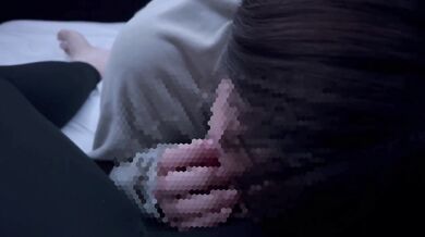 Short-cut college student with dark hair gets oral ejaculation in a thick blowjob and a lot of sperm