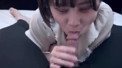 後輩の大学生が激しい手コキフェラで精子をいっぱい絞り出して興奮しちゃう cum in mouth cumshot