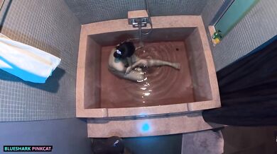 Amateur Homemade Couple romantic & passionate bathtub sex