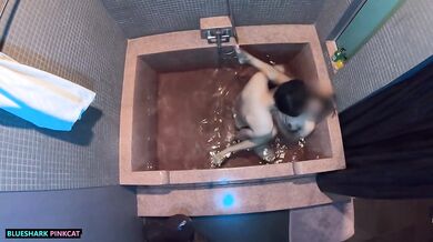 Amateur Homemade Couple romantic & passionate bathtub sex