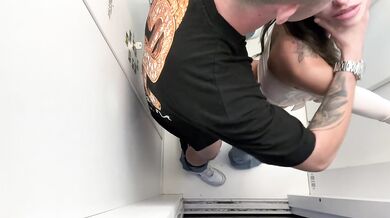 I Fuck my Girlfriend in the Elevator and a Neighbor Catches Us - Rossa Vax