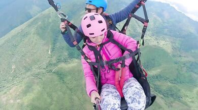 SQUIRTING while PARAGLIDING in 2200 m above the sea ( 7000 feet )