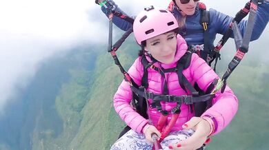SQUIRTING while PARAGLIDING in 2200 m above the sea ( 7000 feet )