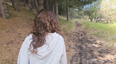 ITALIAN AMATEUR OUTDOOR Green eyed brunette gets fucked by her hiking guide