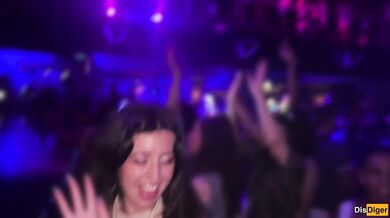 Horny girl agreed to have sex in a nightclub toilet