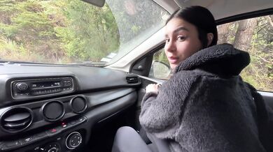 HICE DEDO EN LA RUTA TUVE QUE CHUPARLE LA POLLA PARA QUE ME LLEVE - CAMNAIR