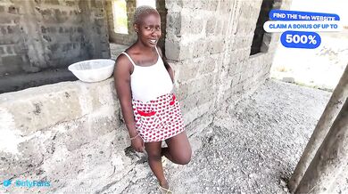 THE NAUGHTY HAWKER WITH A LUCKY STRANGER! (QUICKIE IN ABANDONED HOUSE)