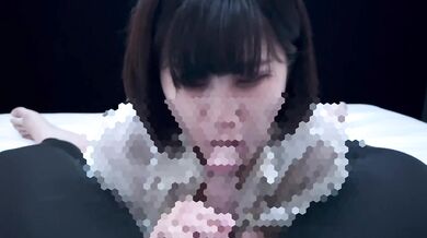 純粋そうな彼女が「においに興奮する…」エロチ〇ポをクンクンしながらフェラ　口内射精