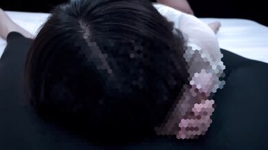 純粋そうな彼女が「においに興奮する…」エロチ〇ポをクンクンしながらフェラ　口内射精
