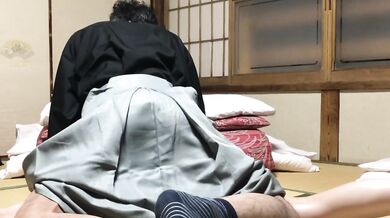 レトロな着物（羽織袴）のまま寝ちゃった女生徒に後ろからインサート、後半からは窓の月（後側位）で激しくピストン