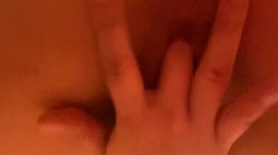I tried to see the masturbation of a chubby married woman from below Pussy up masturbation