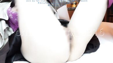 パイパン【4K高画質】紺ソク　M字開脚　パンチラからのおもちゃでオナニー　色白美脚　日本人　個人撮影　素人