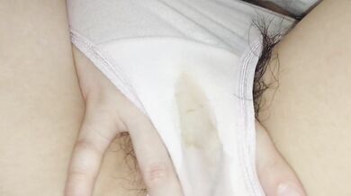 Japanese amateur video masturbating in bed [Personal shooting]