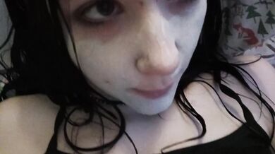 Watching a movie & fucking myself‍⬛