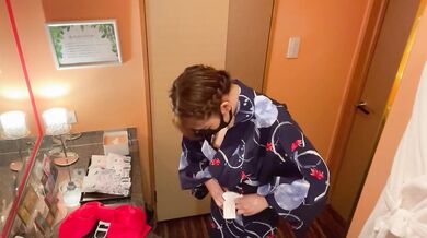 浴衣姿の女子大生が人に見られながらの初ハメ撮り！大興奮のぐちょぐちょパイパンまんこにたっぷり中出しSEX! AbemaTV給与明細 RYO＆YUU素人カップル/歳の差/10代/スタイル抜群/美少女