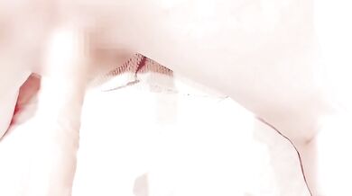 有名ど変態男にディルドでガン突きクンニされて絶叫のパイパン美女巨乳 HENTAI man with a dildo and cunnilingus.