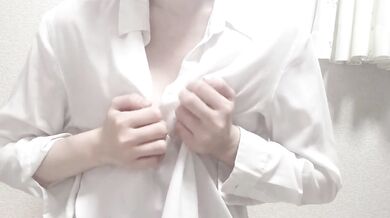 Amateur sexual Japanese nipple masturbation