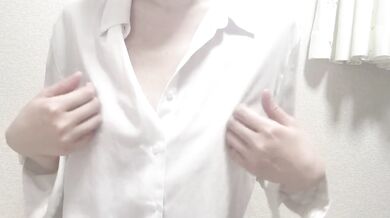 Amateur sexual Japanese nipple masturbation