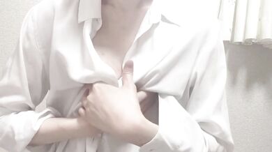 Amateur sexual Japanese nipple masturbation