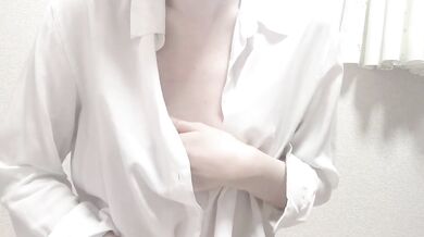 Amateur sexual Japanese nipple masturbation