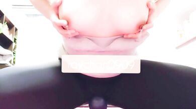 【Big ass】Naughty strength training masturbation while rubbing dumbbells