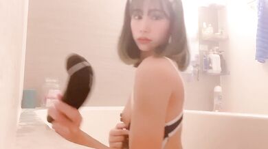 スクール水着ビンビン乳首晒して変態ウーマナイザー痙攣しまくりオナニー