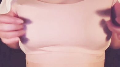 Delivery video【Nipple orgasm masturbation in sports bra】
