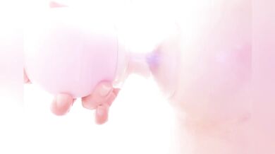 舌バイブで乳首をいっぱいいじめてみました