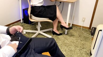 cum onto office skirt from behind the office worker
