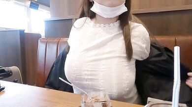 155cm K cup roztomilé děvče⑥Rande s andělem. Sheer clothes, smile in the car blowjob, handjob, kiss.