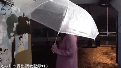 Emiri public nude and pass through the underpass