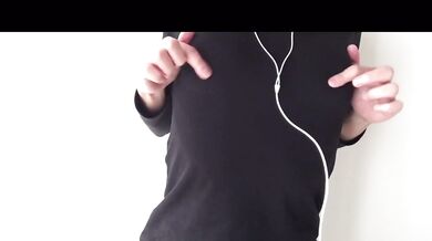 【連続イキ】昼だけど我慢できずにヒートテックの上からカリカリチクニー 乳首 オナニー Japanese nipple orgasm masturbation