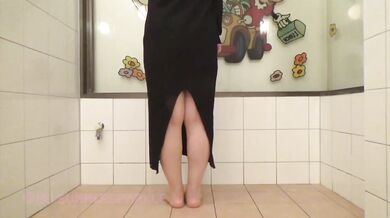 Japanese Omorashi - Peeing in cute flowery panties. - Japanese Amateur