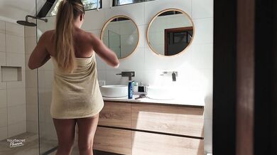 Curvy amateur girl gets horny and fucked while getting ready for the holidays