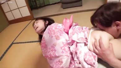 巨根に興奮子宮破壊⁉