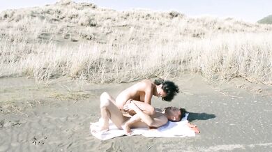 Slutty Wyld Yasmin Gets Fucked on a Public Beach