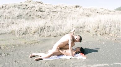 Slutty Wyld Yasmin Gets Fucked on a Public Beach