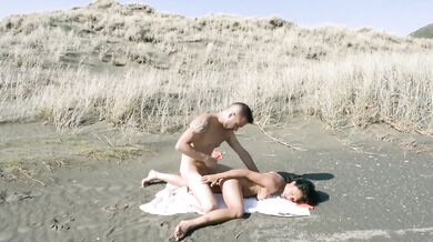 Slutty Wyld Yasmin Gets Fucked on a Public Beach