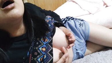Good night nipple masturbation before going to bed. I massage the pussy that I want.