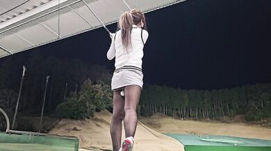 【パンチラ】スカートは短いほうがいいでしょ？【ゴルフ】