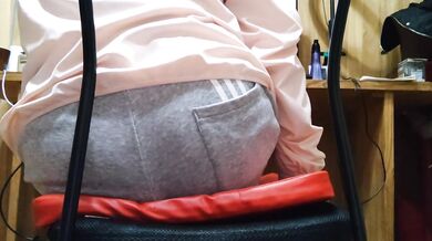 A collection of Utsusemi's recent fart & butt scratching scenes