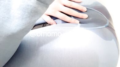 【ヨガのレッスン中におもらし】#omorashi #peeaccident #desperation wetting #pee desperation