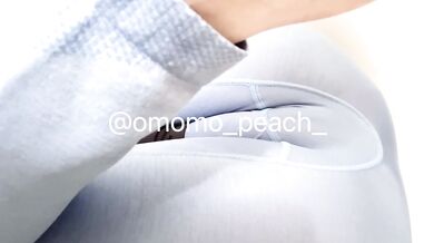 【ヨガのレッスン中におもらし】#omorashi #peeaccident #desperation wetting #pee desperation