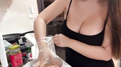 I found a Beautiful Milf Cooking in a Very Sexy dress with her Huge boobs
